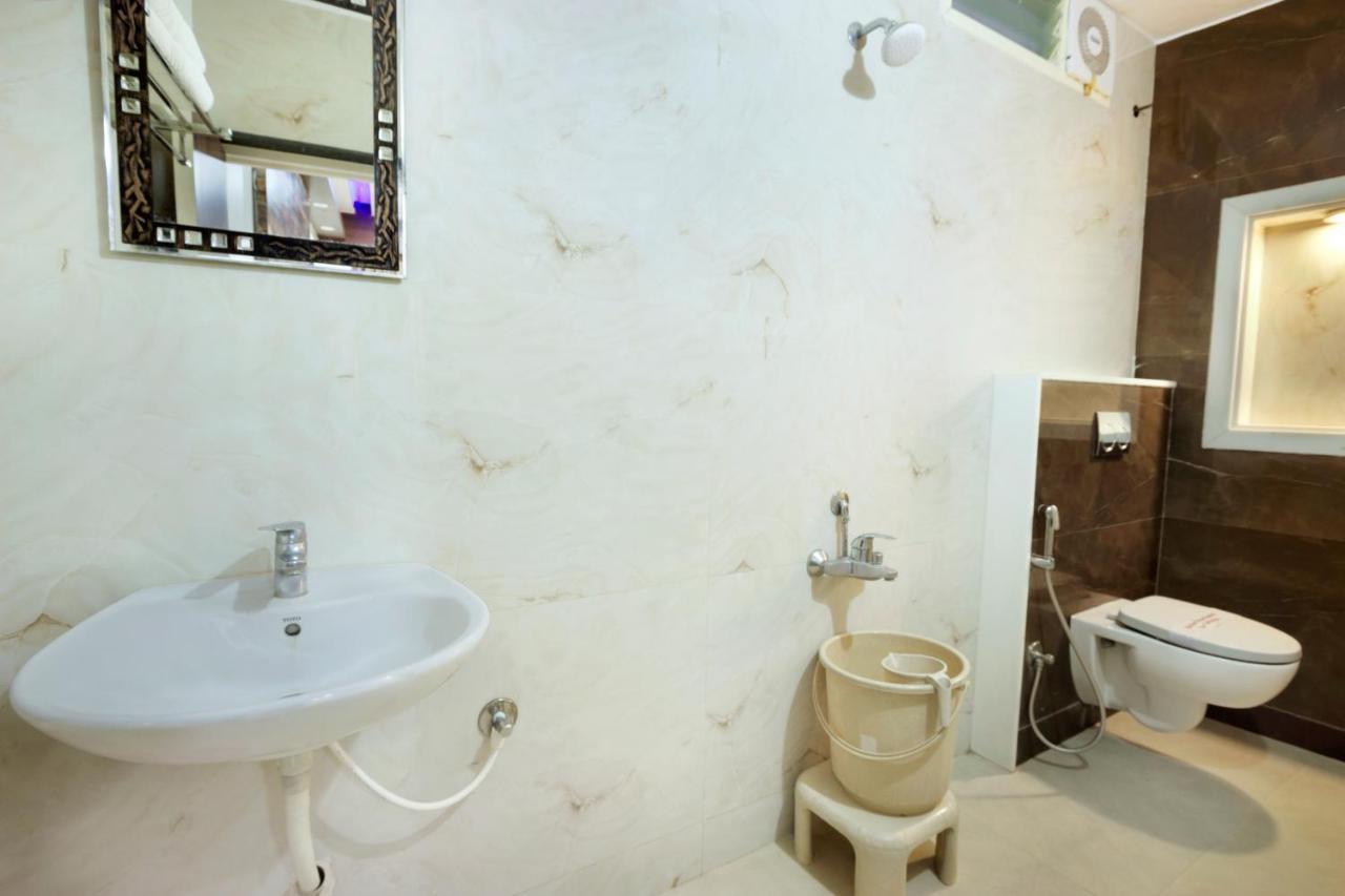 Mannars Deluxe Lodge Mysore Bagian luar foto
