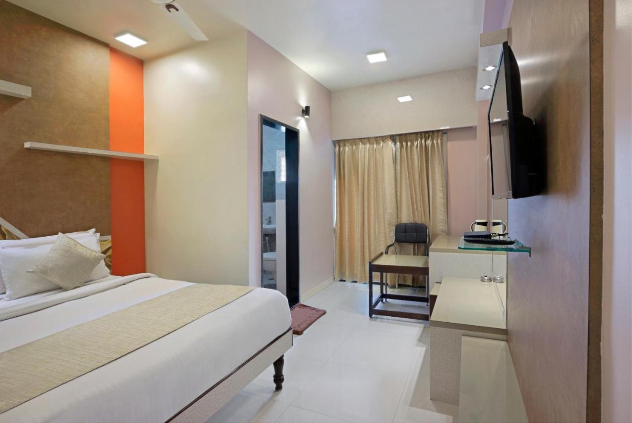 Mannars Deluxe Lodge Mysore Bagian luar foto