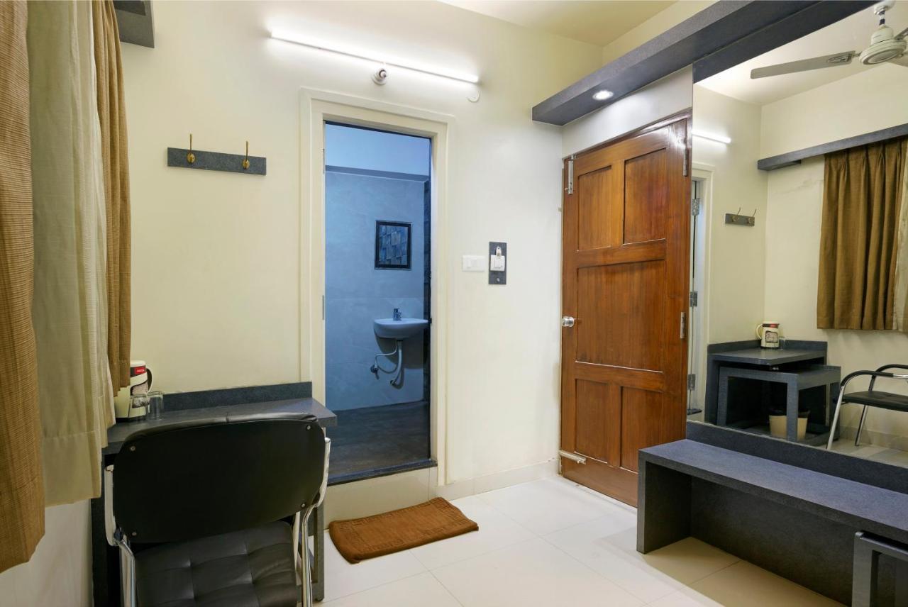 Mannars Deluxe Lodge Mysore Bagian luar foto
